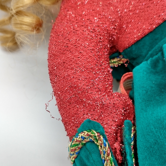 Vintage Victorian Rose Collection Porcelain Doll - Picture 8 of 9